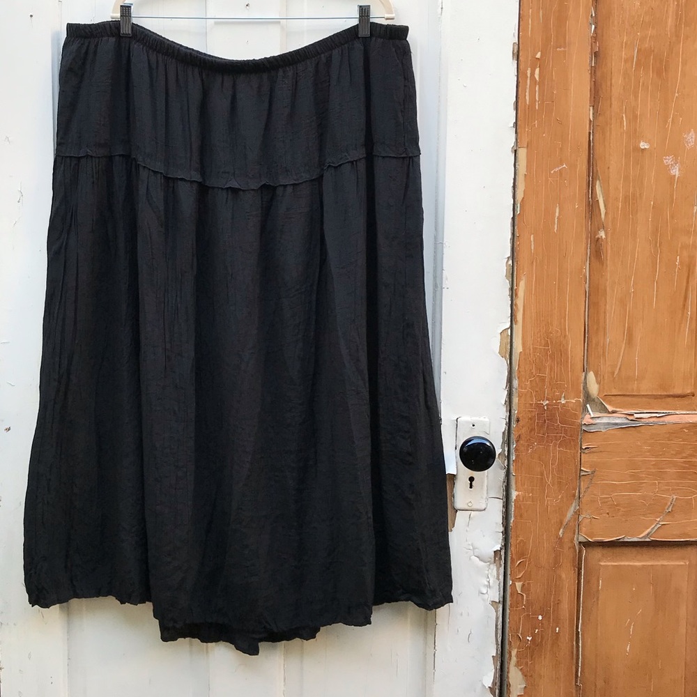 CJ Banks black flouncy skirt Size 3X